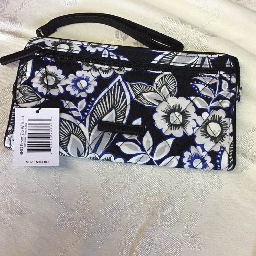 NWT RFID Front Zip wristlet